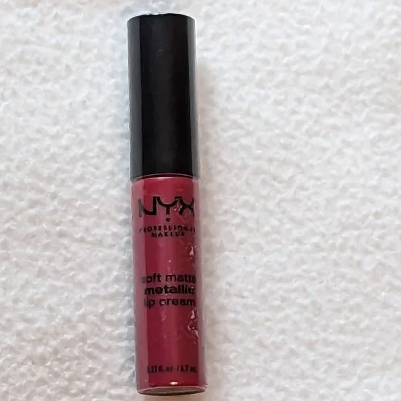 🎉HP🎉🌵3/$20🌵 Monte Carlo (Deep Cranberry Red) Soft Matte Metallic Lip Cream - Picture 5 of 16